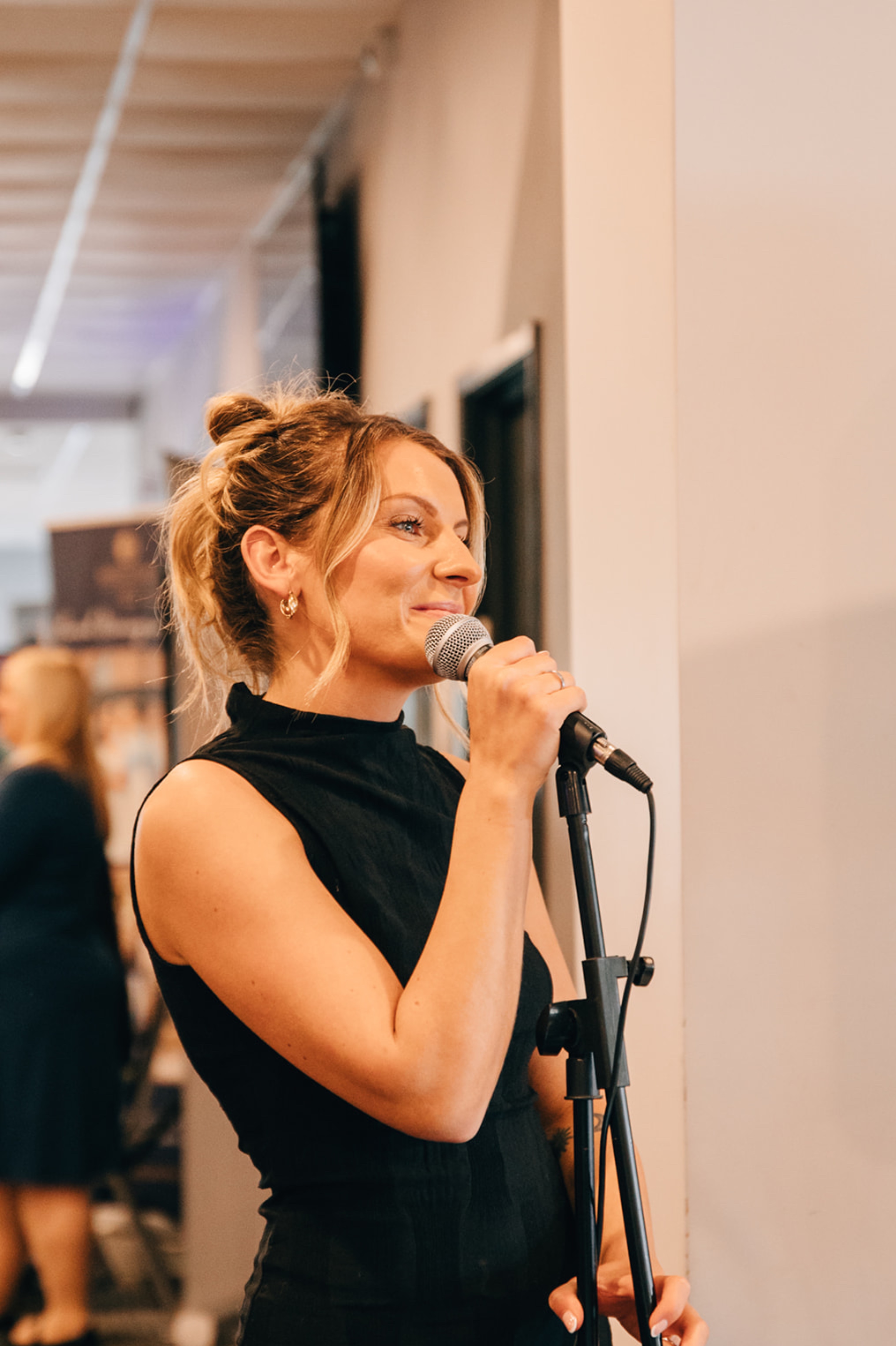 Sophie Flanagan sings